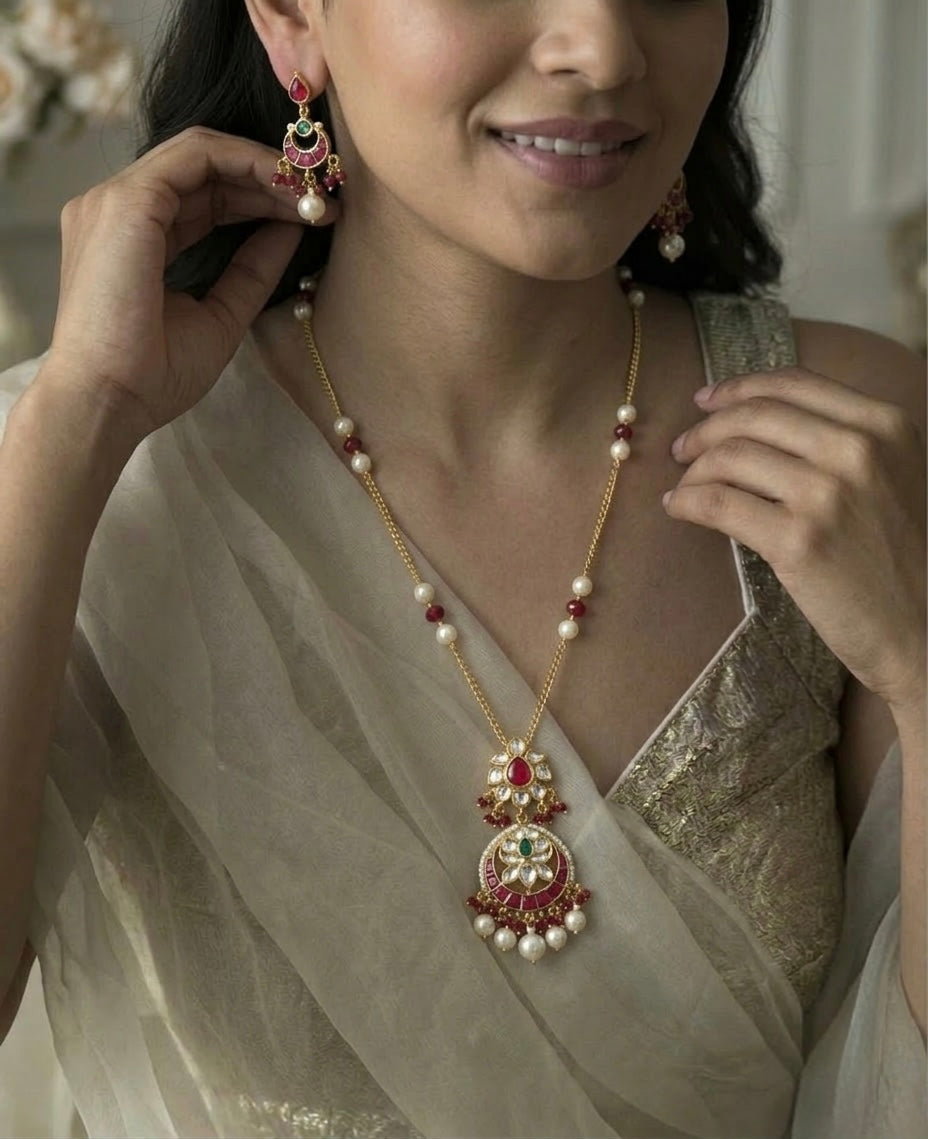 Shree Kundan Pendant Set
