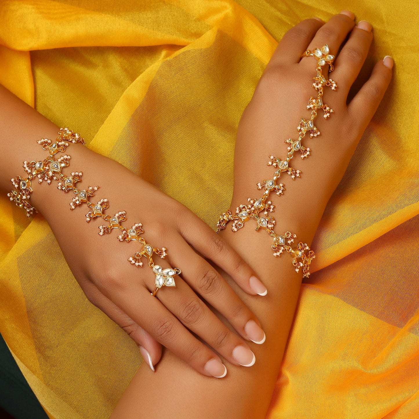 Sayani Haathphool (Pair)