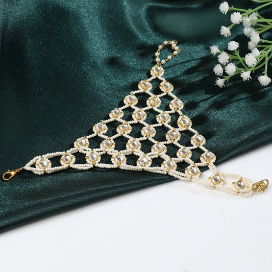 Keerti Kundan HathPhool