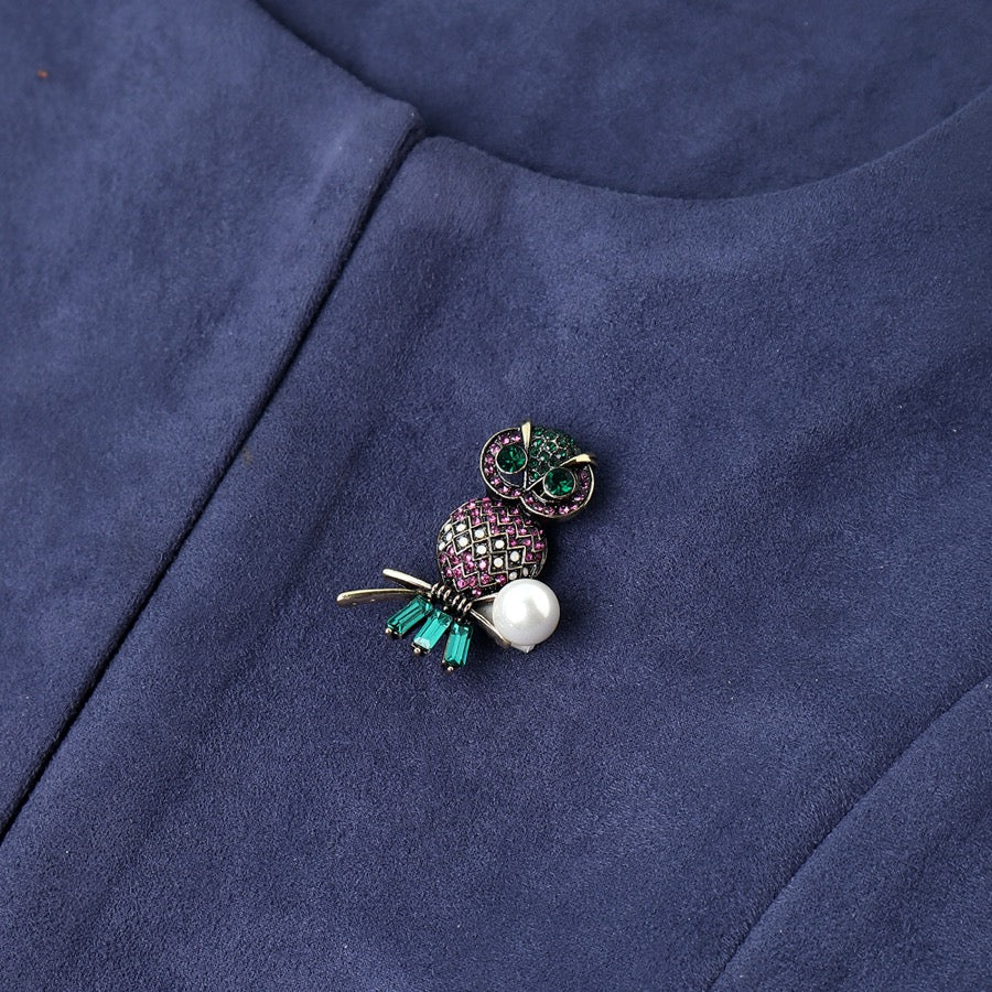 Owl in White Pearl with Multi Stud