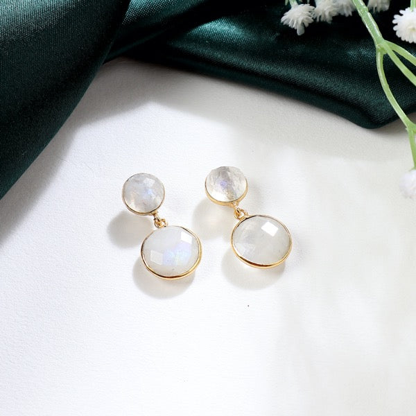 Dangling in MoonStone