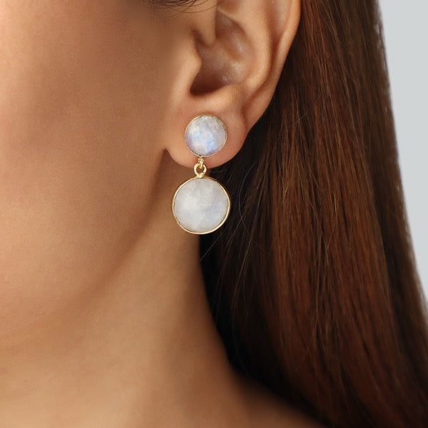 Dangling in MoonStone