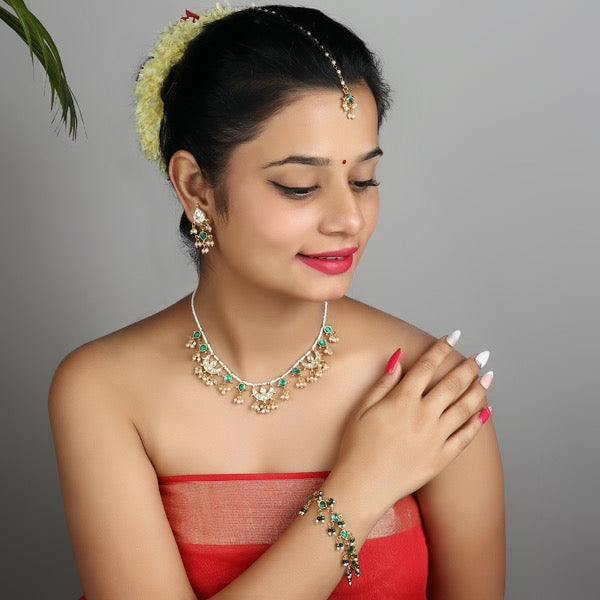 Ketaki Ahmedabadi Kundan Choker in Green
