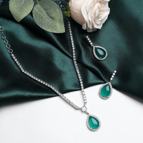 Ellen AD Pendant in Green