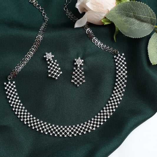 Ariyana AD Necklace in White