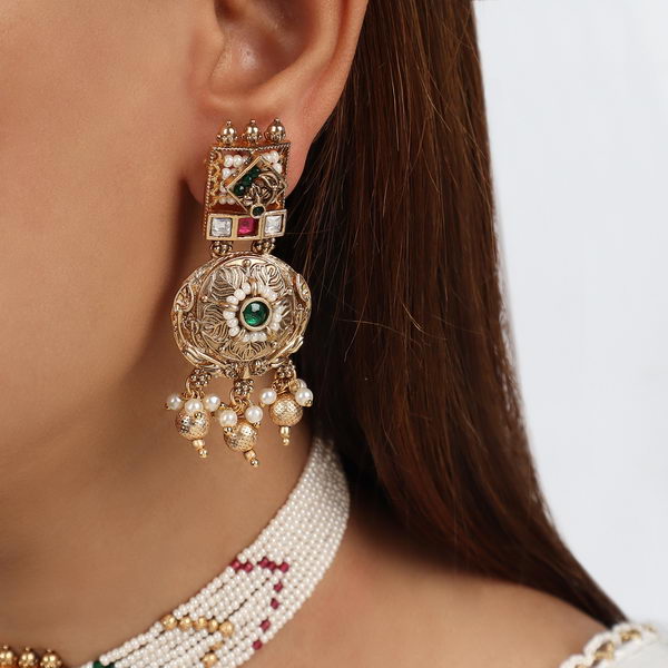 Jannat Gold and Pearl Choker