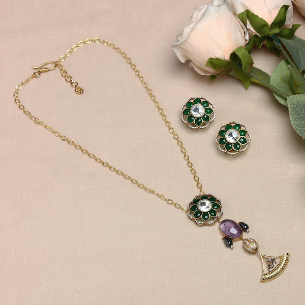 Nikhar Pendant in Green