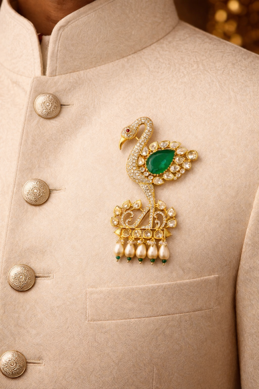 Ruh-e-Mayur Brooch in Emerald