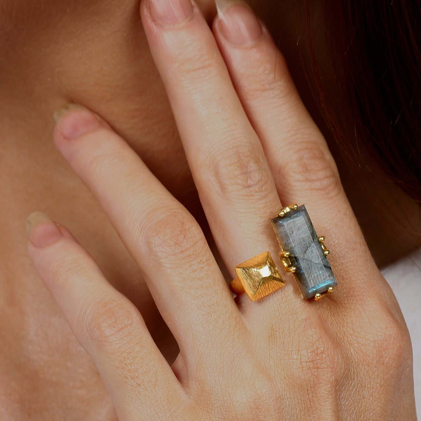 Bella Stone Ring in Labro