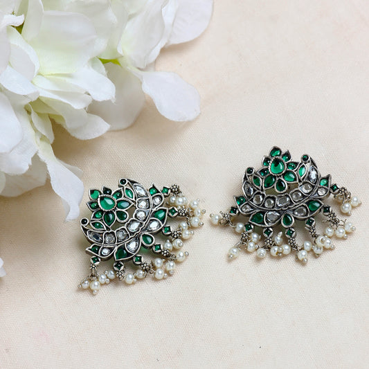 Exclusive in Studs Green