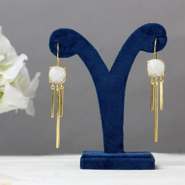 Solid Hangings in White