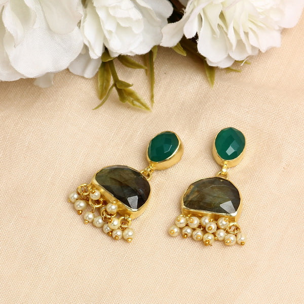 Ethnic in Green and Larbro