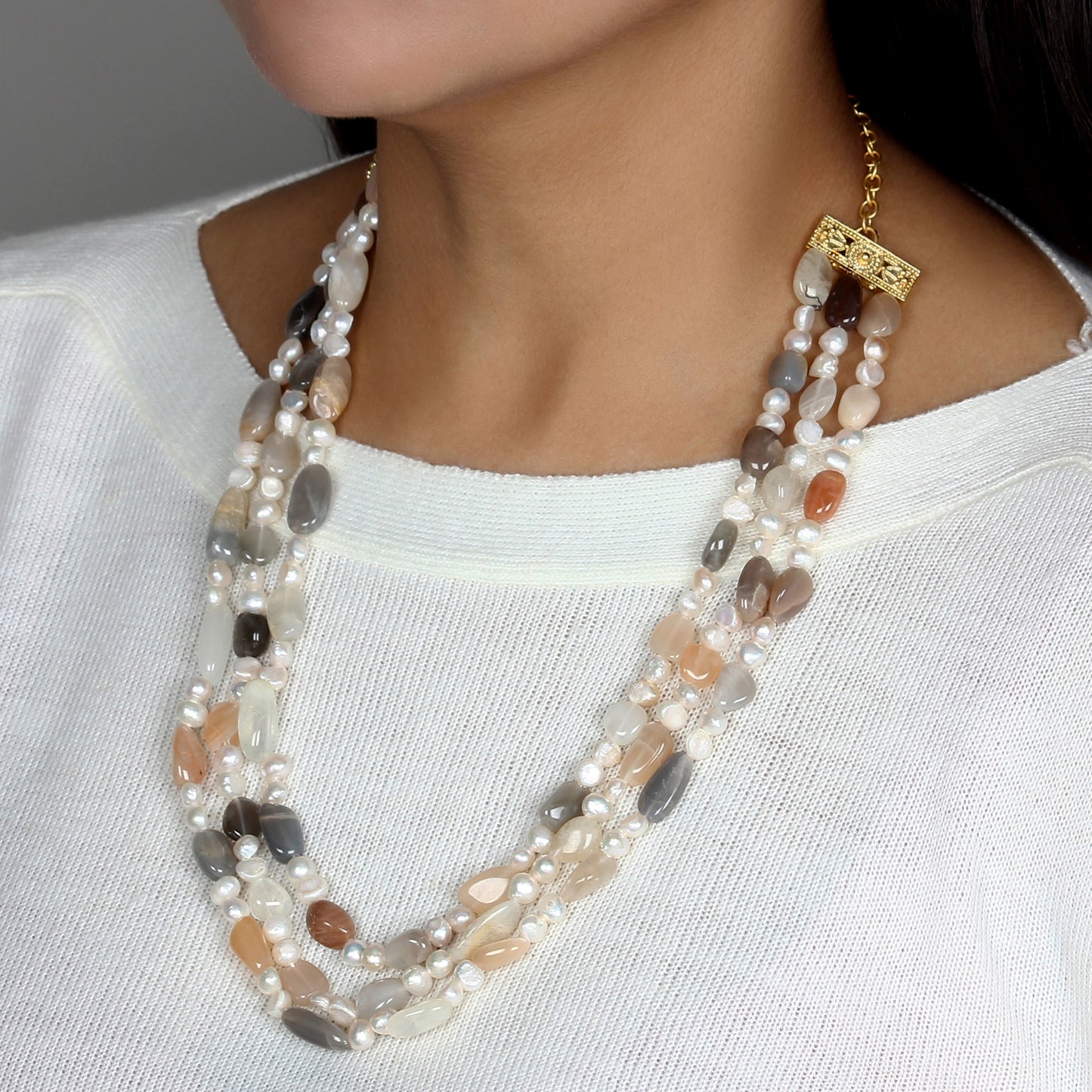 Amor Mala in Pearls