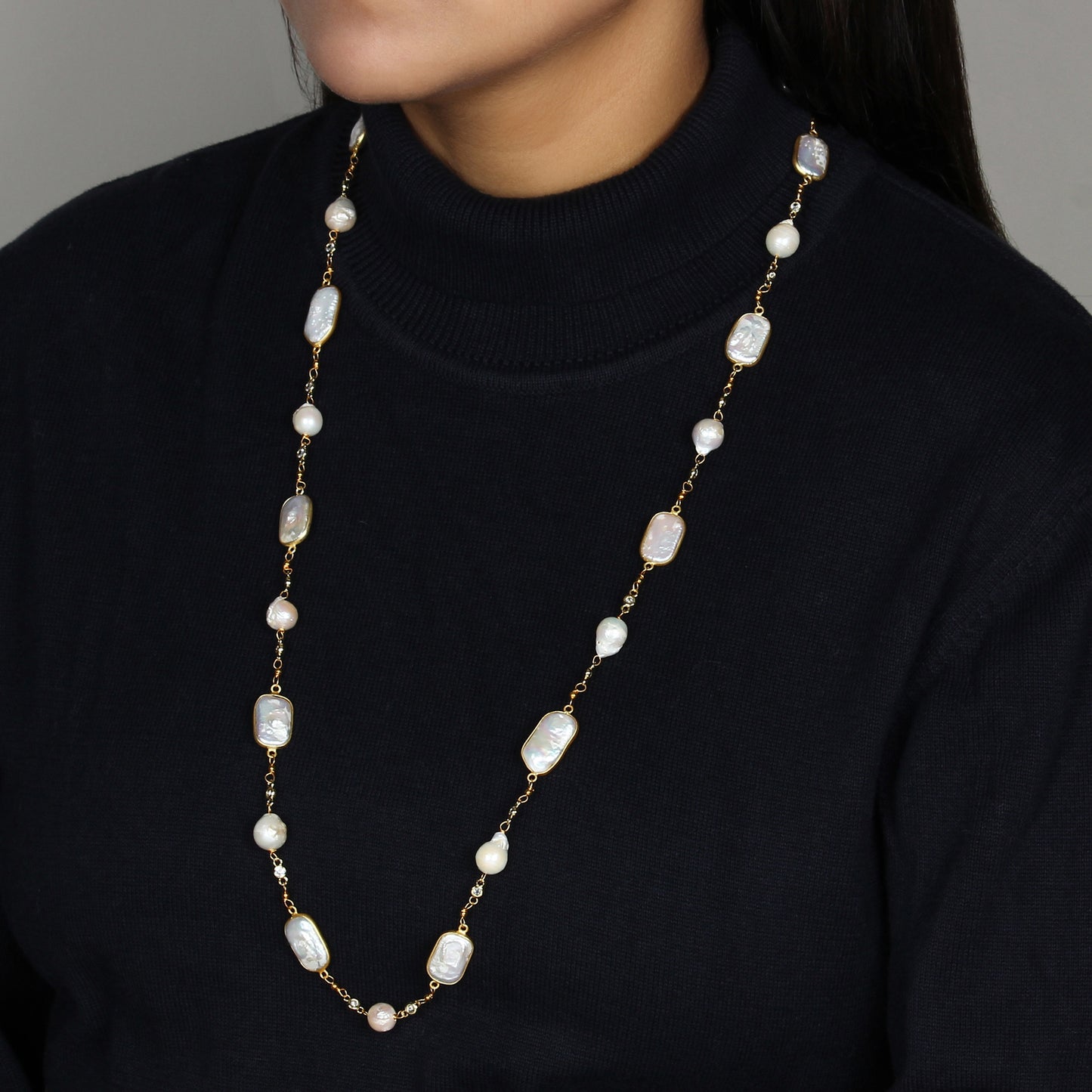 Flat in Pearls