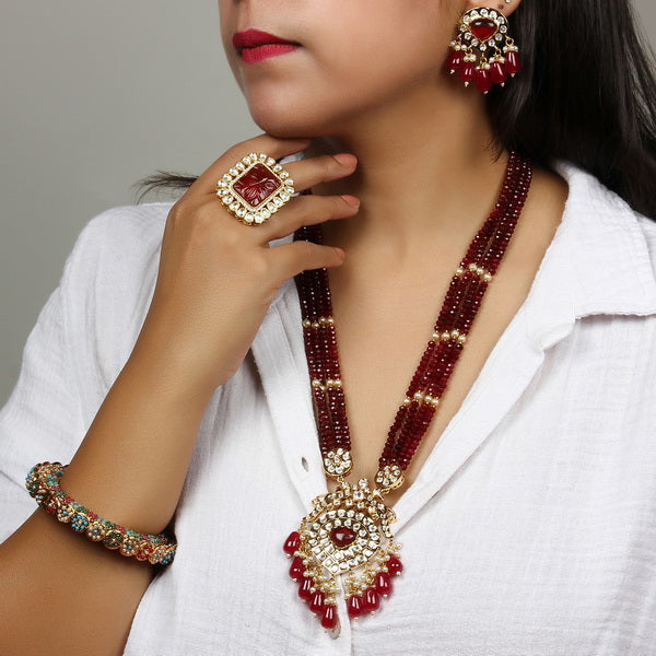 Warda Haar in Stones