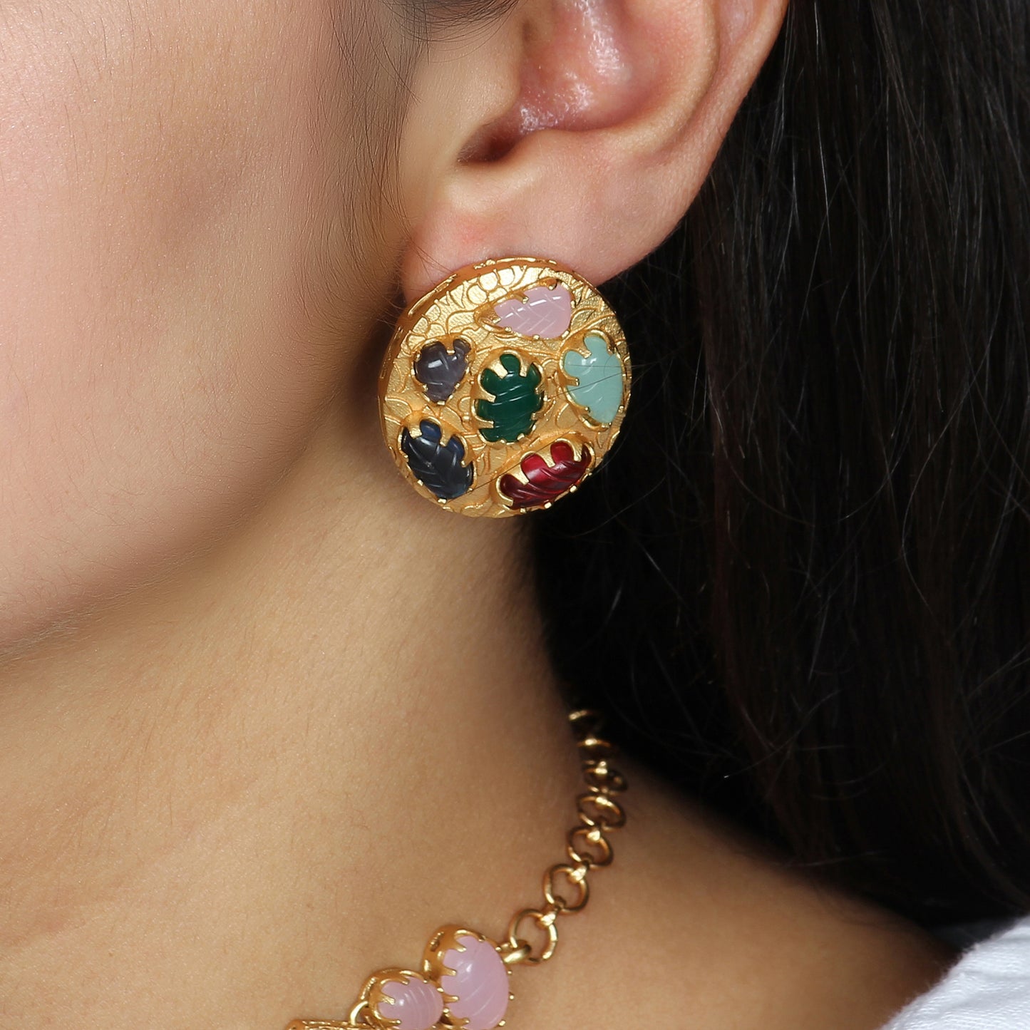 Siya Navrattan Choker