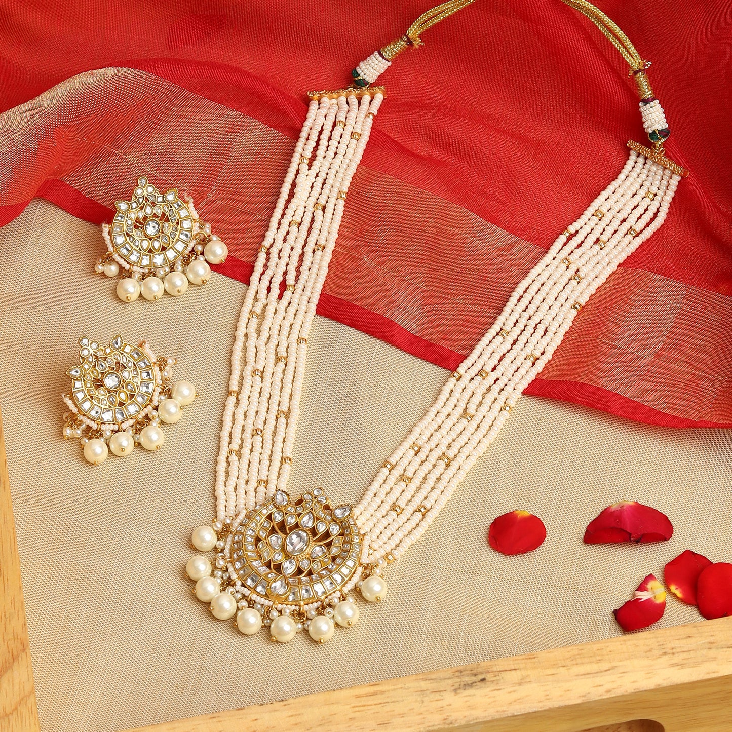 Savera Necklace in white pearls