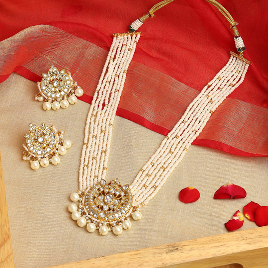 Savera Necklace in white pearls