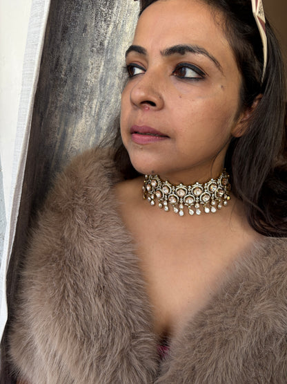 Isra Choker