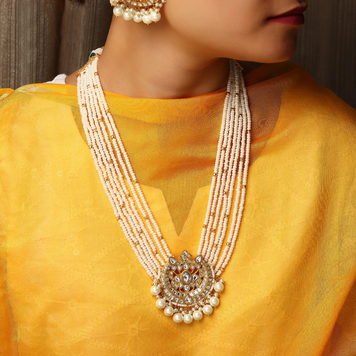 Savera Necklace in white pearls