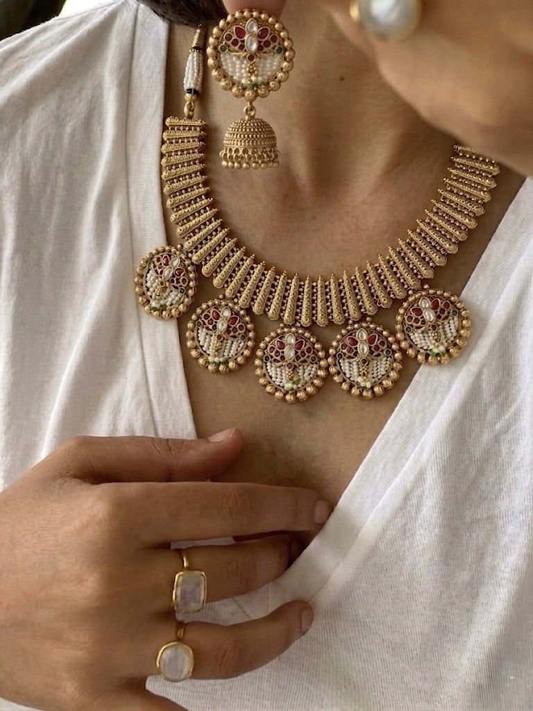 Shloka Round Necklace