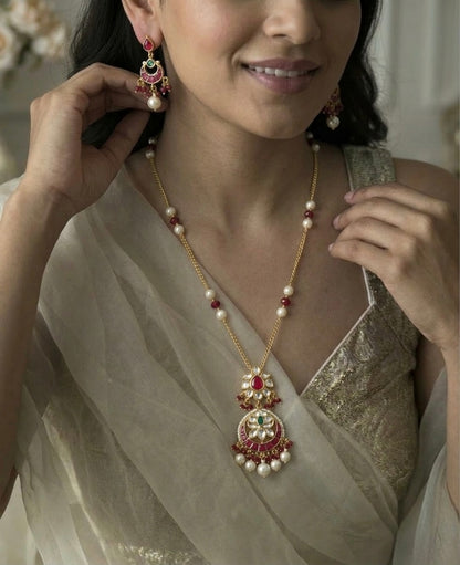 Shree Kundan Pendant Set