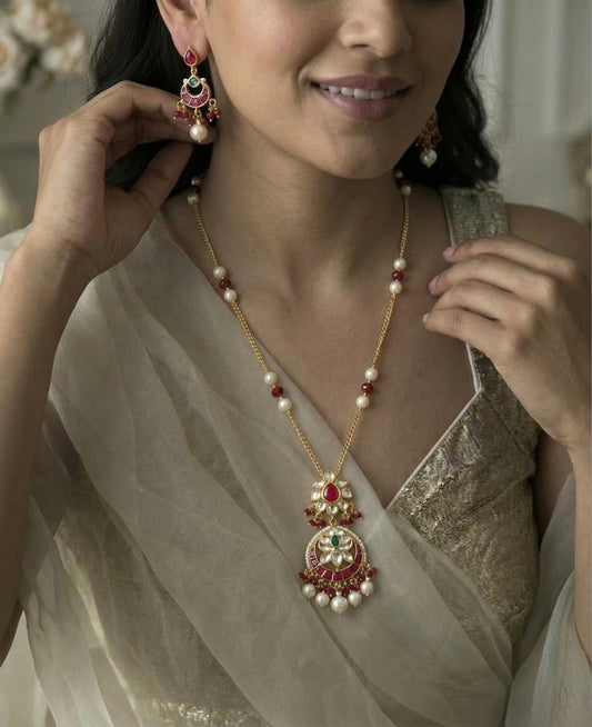 Shree Kundan Pendant Set