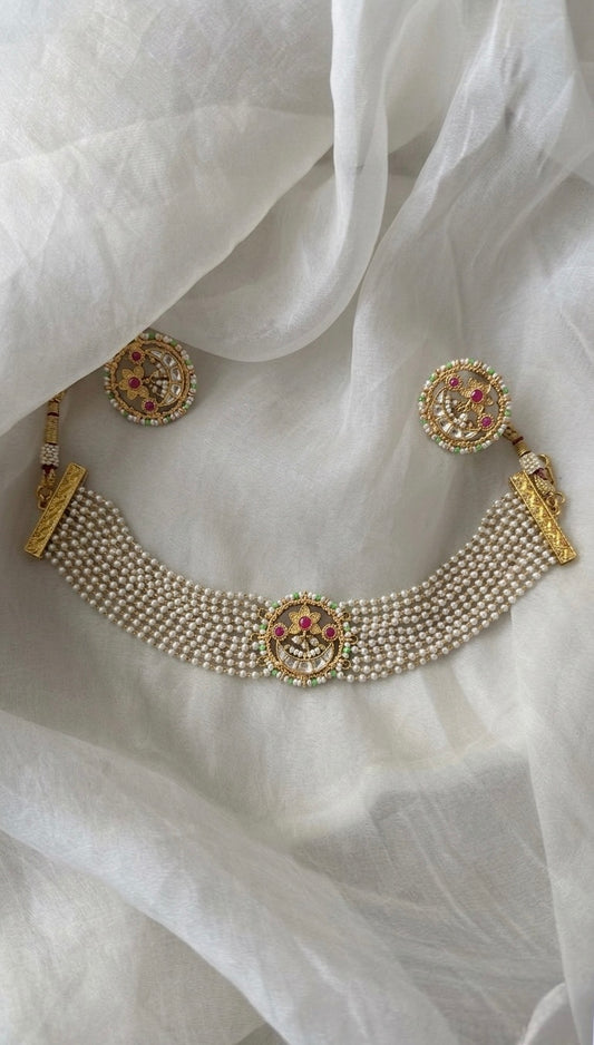 Husn-e-Gul Choker