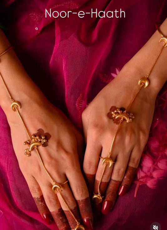 Noor HaathPhool in pair