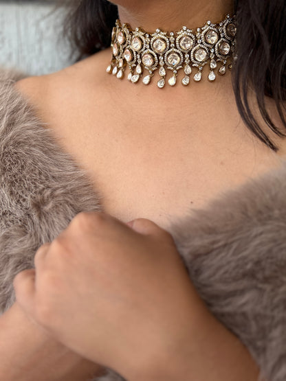 Isra Choker