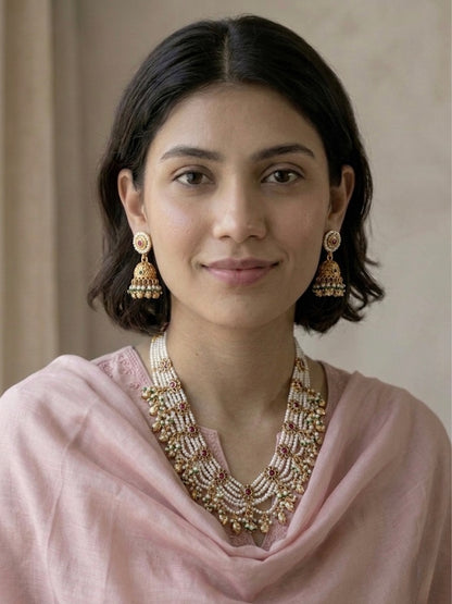 Nayra Pearl Necklace
