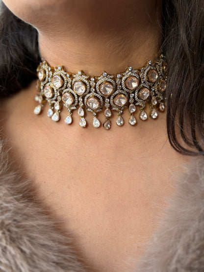 Isra Choker