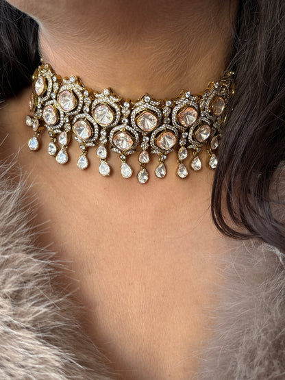 Isra Choker