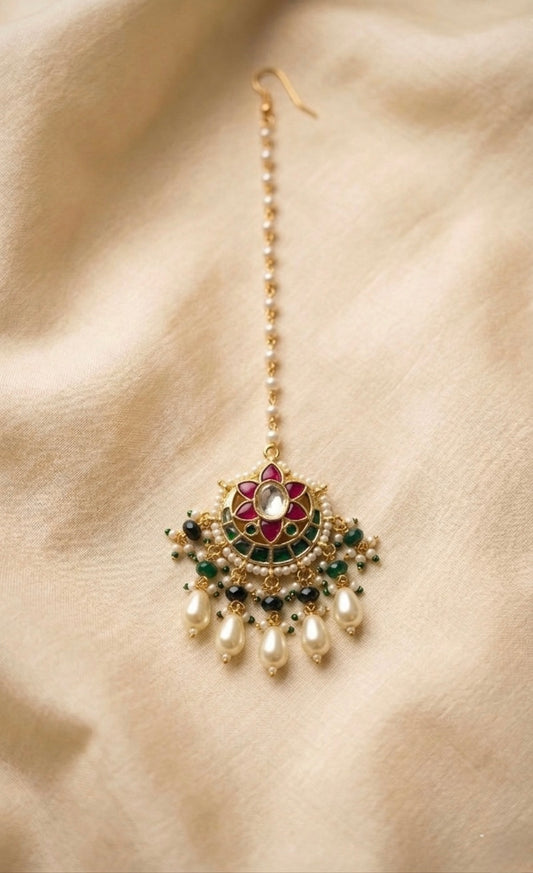 Abeer Phool Tikka with Emerald Cresent