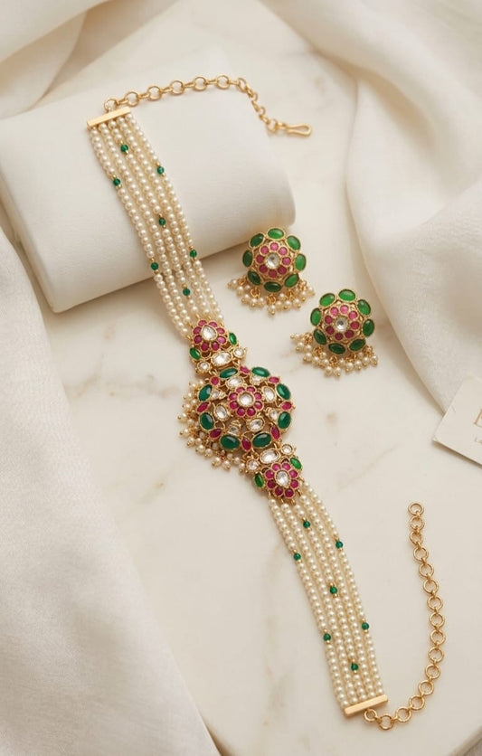 choker necklace