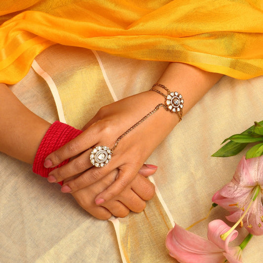 Kamna Polki Hathphool