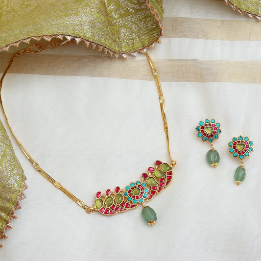 Kavya Chic  Choker