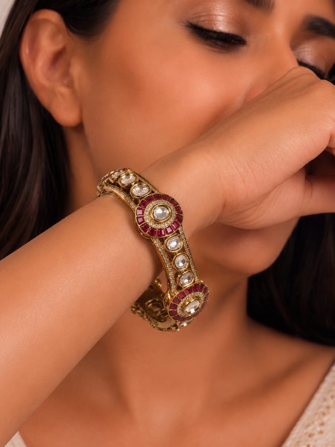 Mayura Emerald Moissanite  Bangle