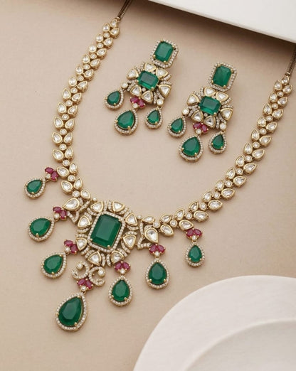 Meera Neck Set