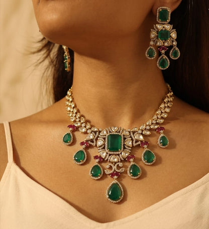 Meera Neck Set