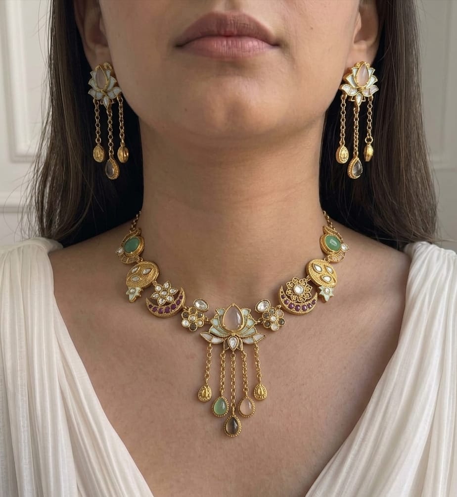 Kamala Pendant Necklace Set