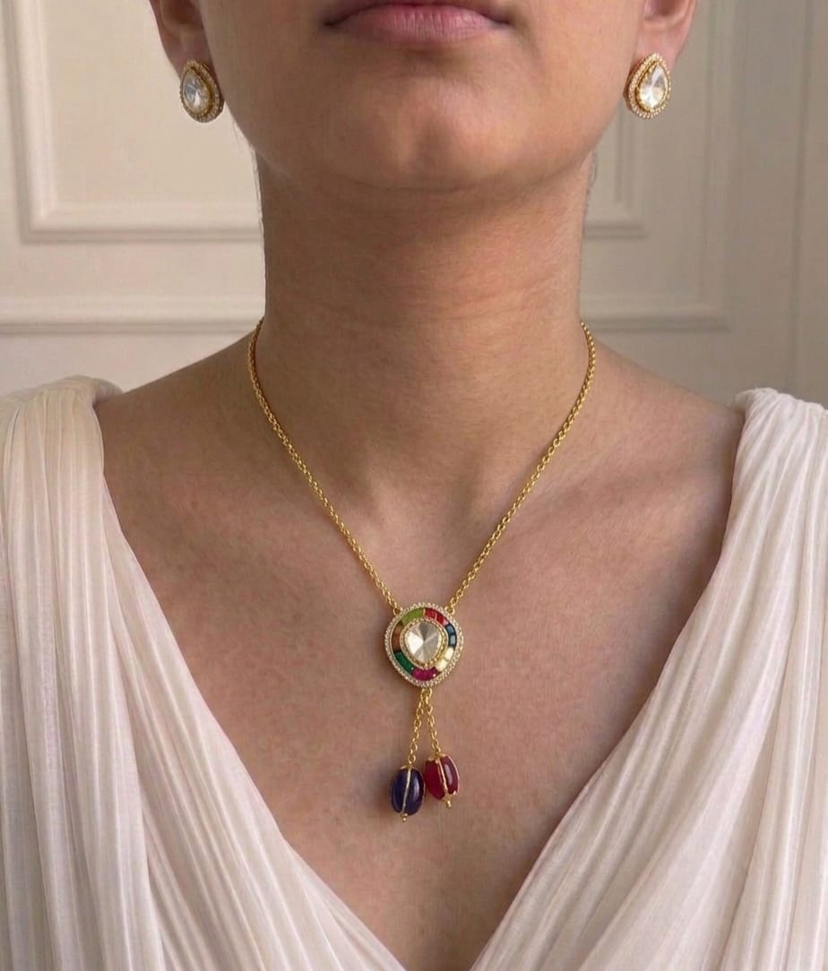 Meera  Navratna Pendant Set