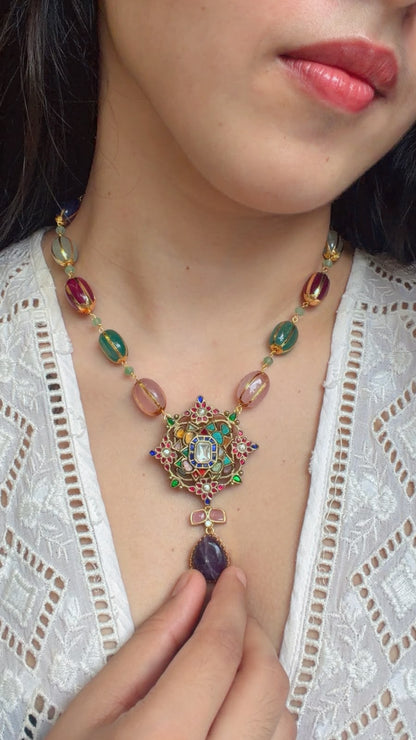 Royal Medallion neck set