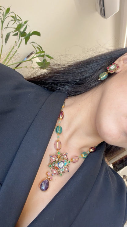 Royal Medallion neck set