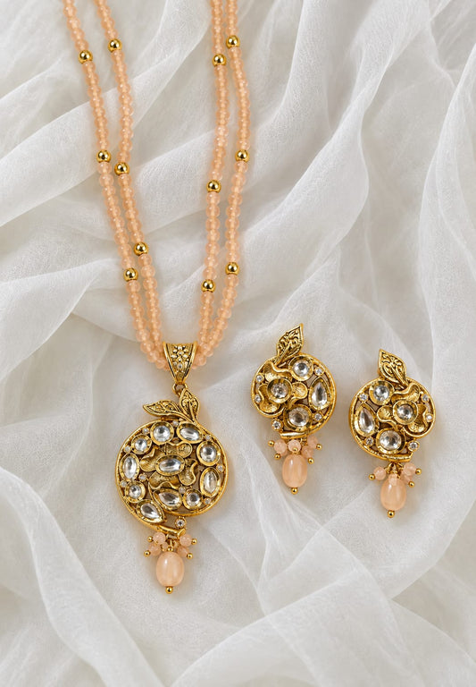 Shaftalu Patra Kundan Pendant Set