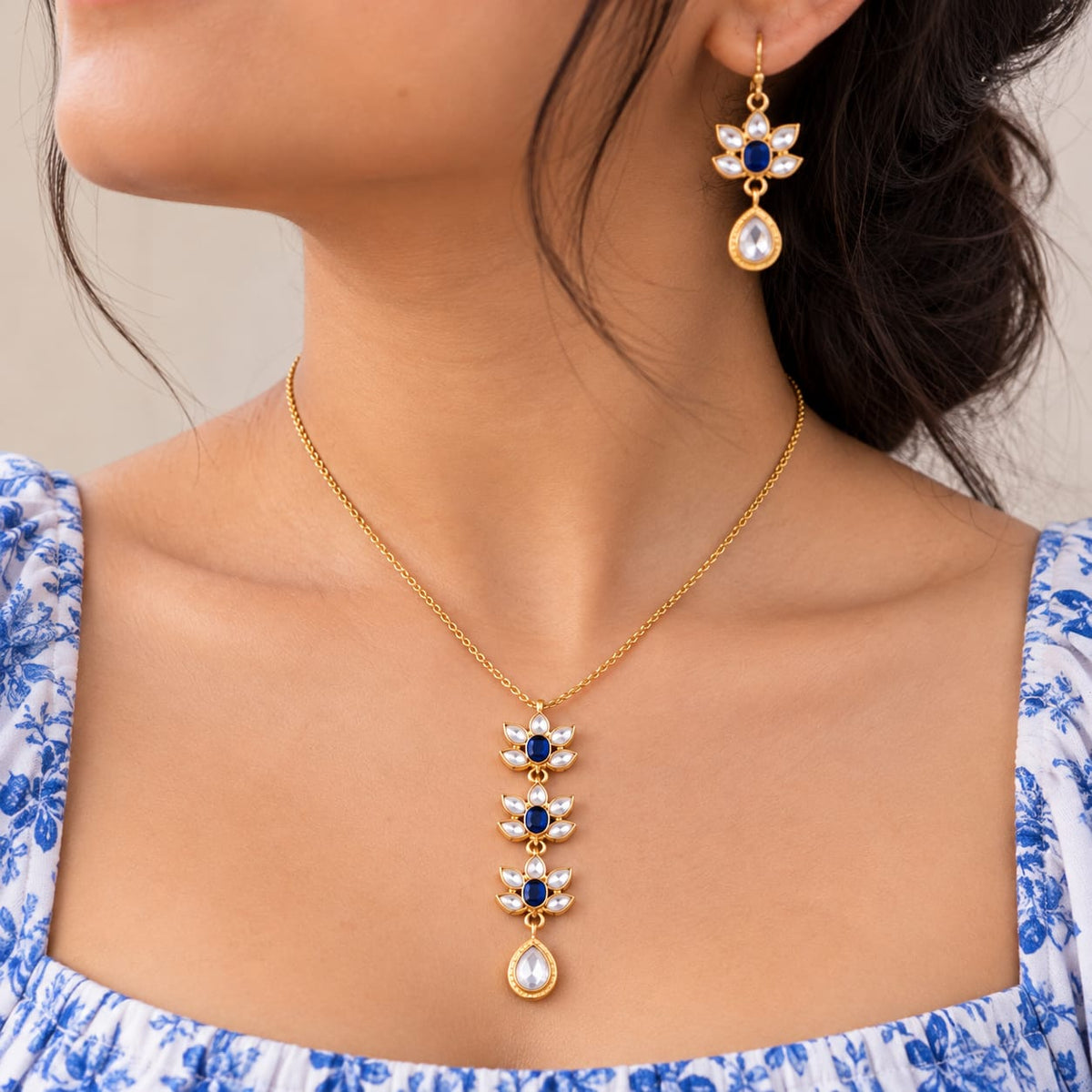 Lotus Pendant Neck Set