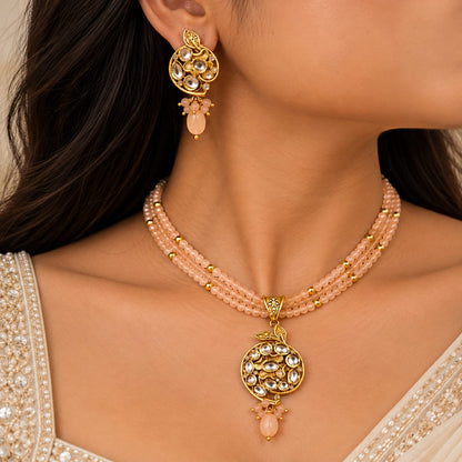 Shaftalu Patra Kundan Pendant Set