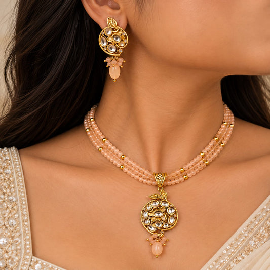 Shaftalu Patra Kundan Pendant Set
