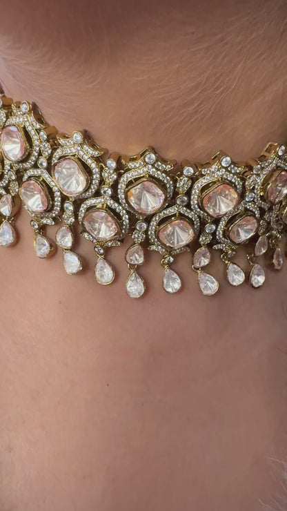 Isra Choker