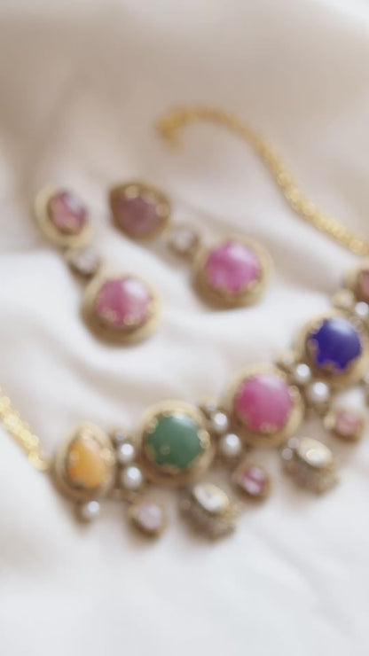 Vrushka Navratan Choker